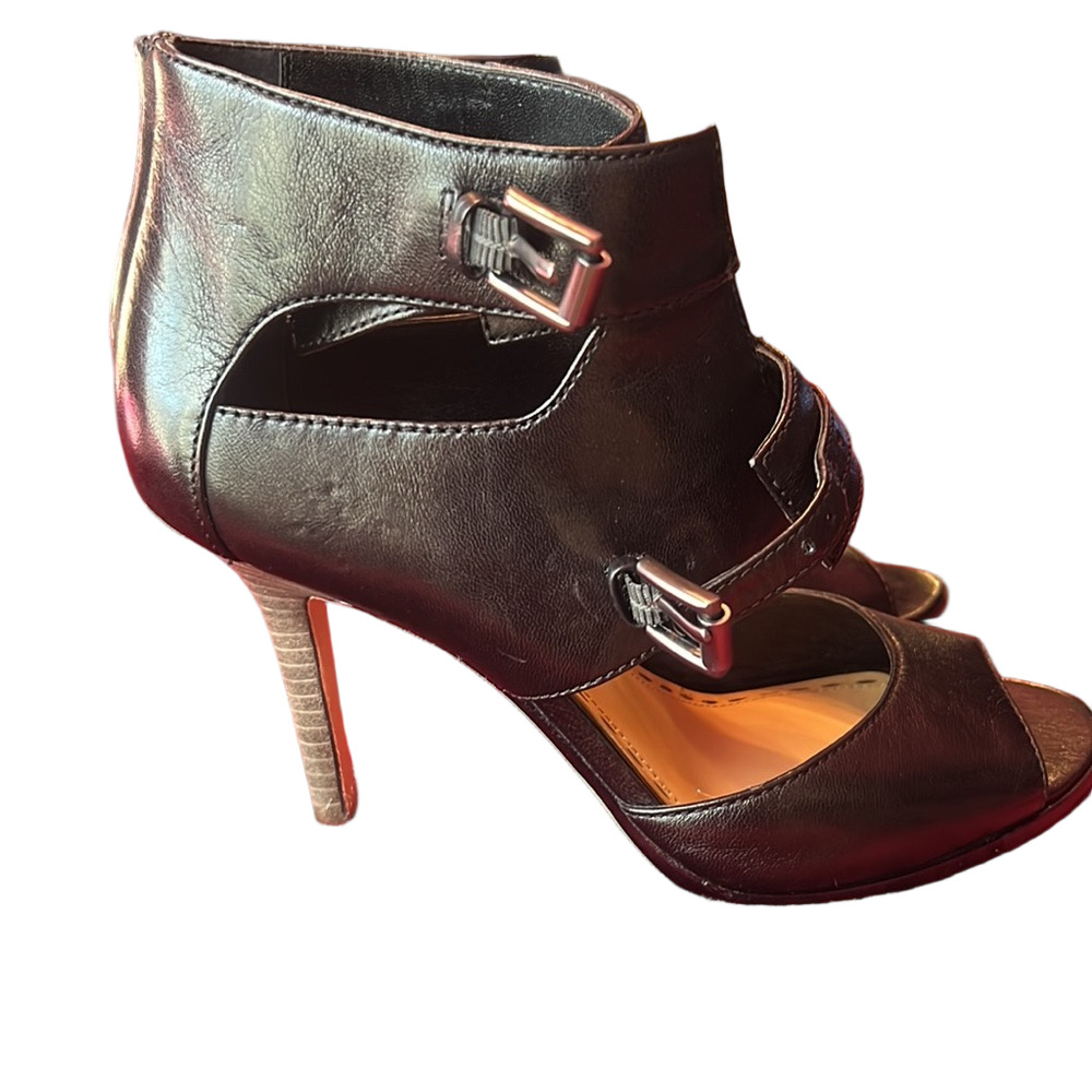 Coach Heels - Picture 4 of 8